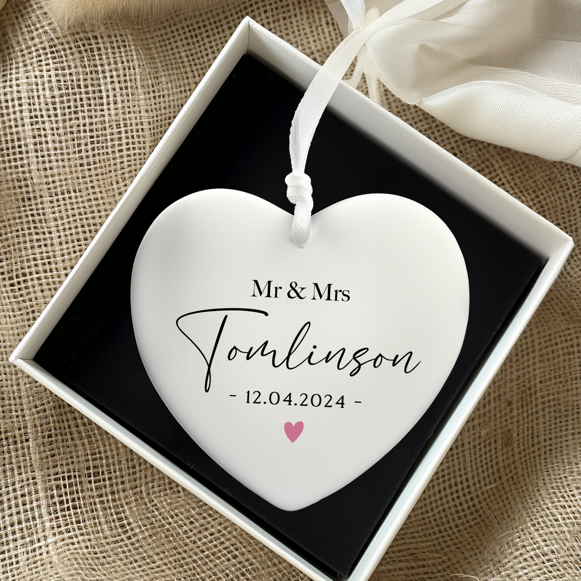 Personalised Wedding Gift - Wedding Present For Couple - Wedding Day Keepsake Plaque - Ceramic Heart Ornament - Mr And Mrs Gift